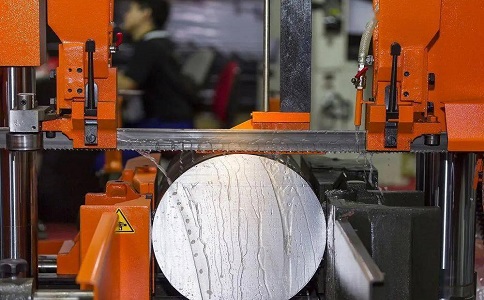 资溪立式金属带锯床切削出现跑带故障解决方法！